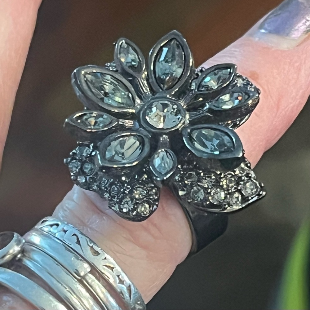 Judith Leiber Signed Black Gun Metal CRYSTAL FLORAL SPRAY Statement Ring RARE